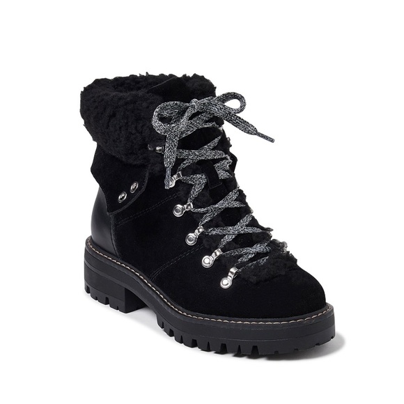 Time and Tru Women’s Cozy Hiker Boots - Picture 4 of 8